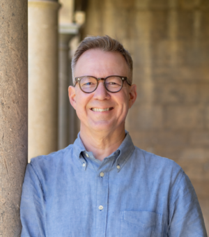 lloyd pratt headshot